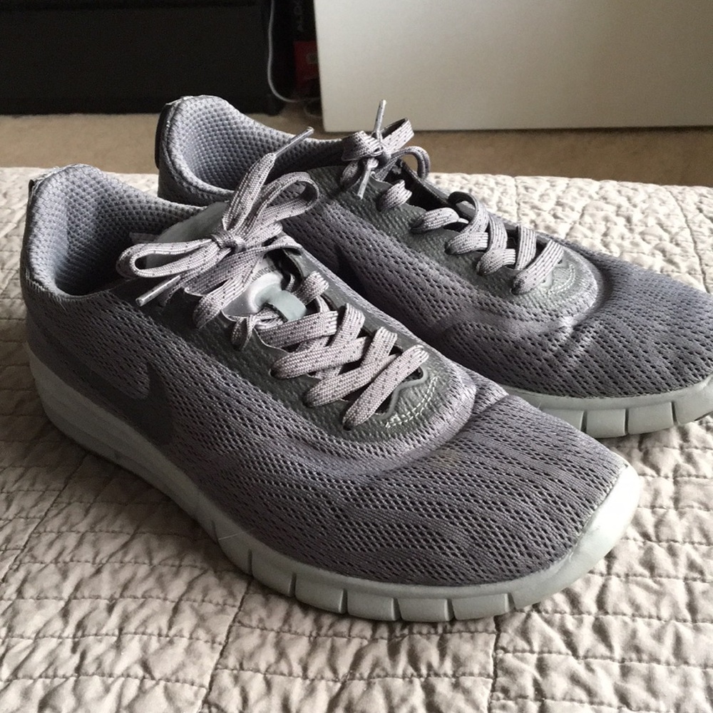 Nike Lunarlon Gray Shoes